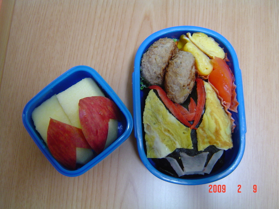 仮面ライダーキバお弁当の画像