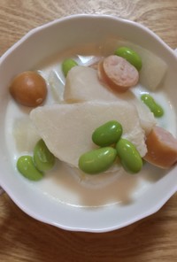 かぶと枝豆とソーセージの牛乳スープ