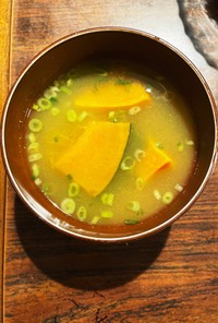 南瓜と小葱のこし味噌汁