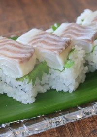 鯛の酢締め押し寿司