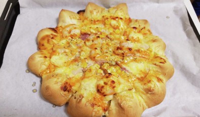 ミミがカルツォーネのピザ＊星形スターピザの写真