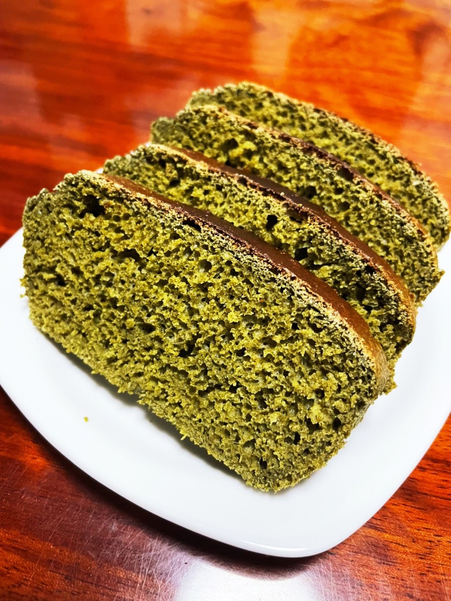 お茶の葉から作る抹茶のパウンドケーキの画像