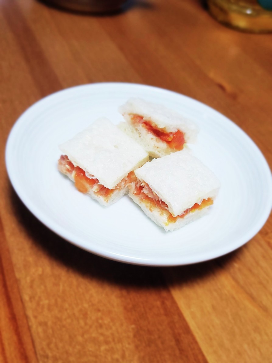 離乳食後期☆トマトとツナのサンドイッチ☆の画像
