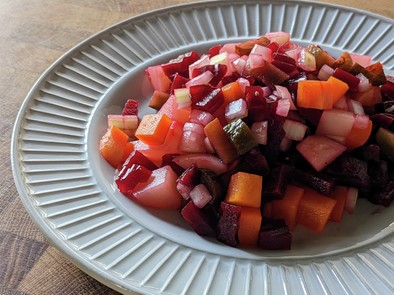 ロソリ〜フィンランドのカラフル前菜サラダの写真