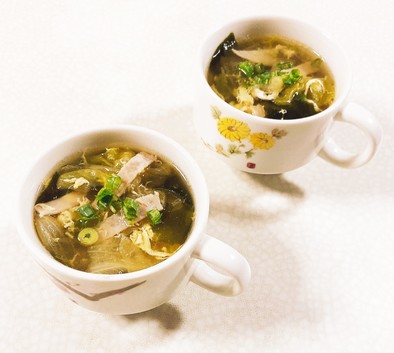 レタスとハムの中華スープの写真