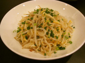 うどんともやしのチャンプルー