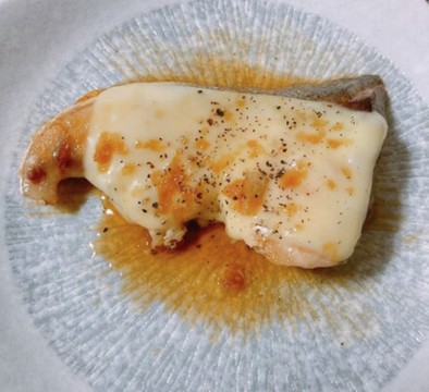 ブリの照り焼きチーズのせの写真