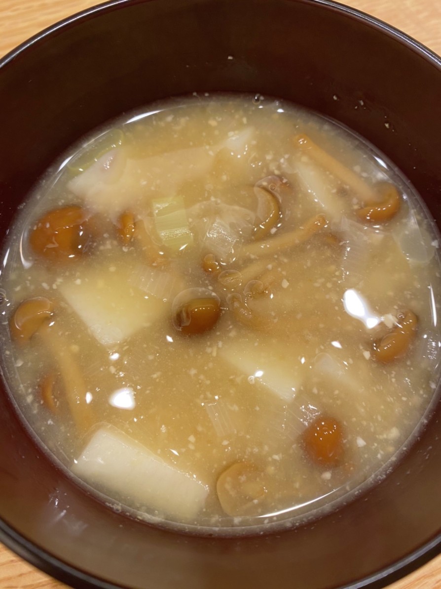 なめこと里芋のとろとろほっこり味噌汁の画像