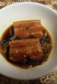 豚の角煮…と思いきや厚切りベーコン煮