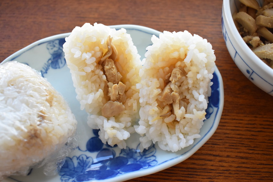 高野豆腐と舞茸のしぐれ煮むすびの画像