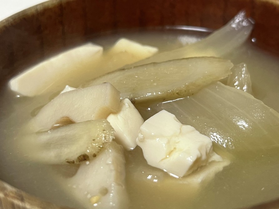 鍋1つ簡単 れんこんごぼうと豆腐の味噌汁の画像