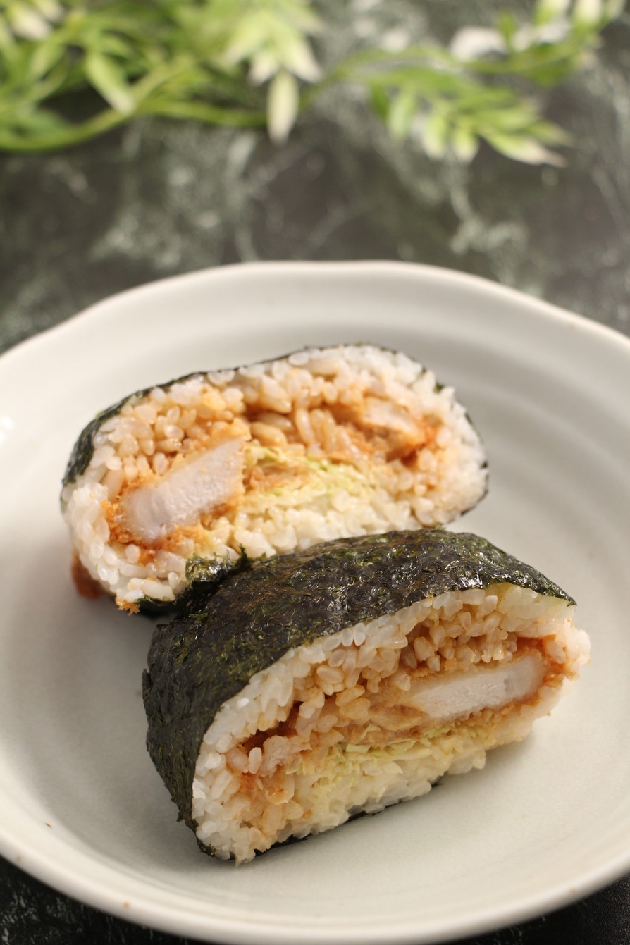 簡単！おにぎり とんかつ by だんどり亭 【クックパッド】 簡単おいしいみんなのレシピが394万品