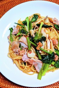 豚バラ肉と小松菜の和風ペペロンチーノ