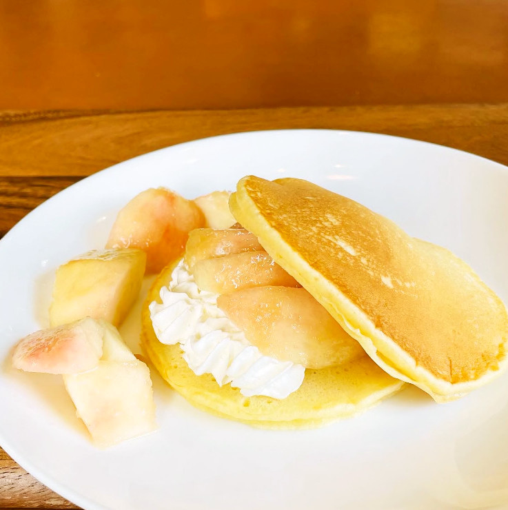 桃のパンケーキの画像