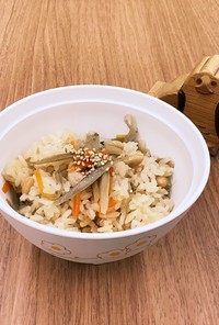 【大崎市】大豆入り鶏ごぼうごはん【給食】