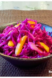 紫キャベツと柿のサラダ