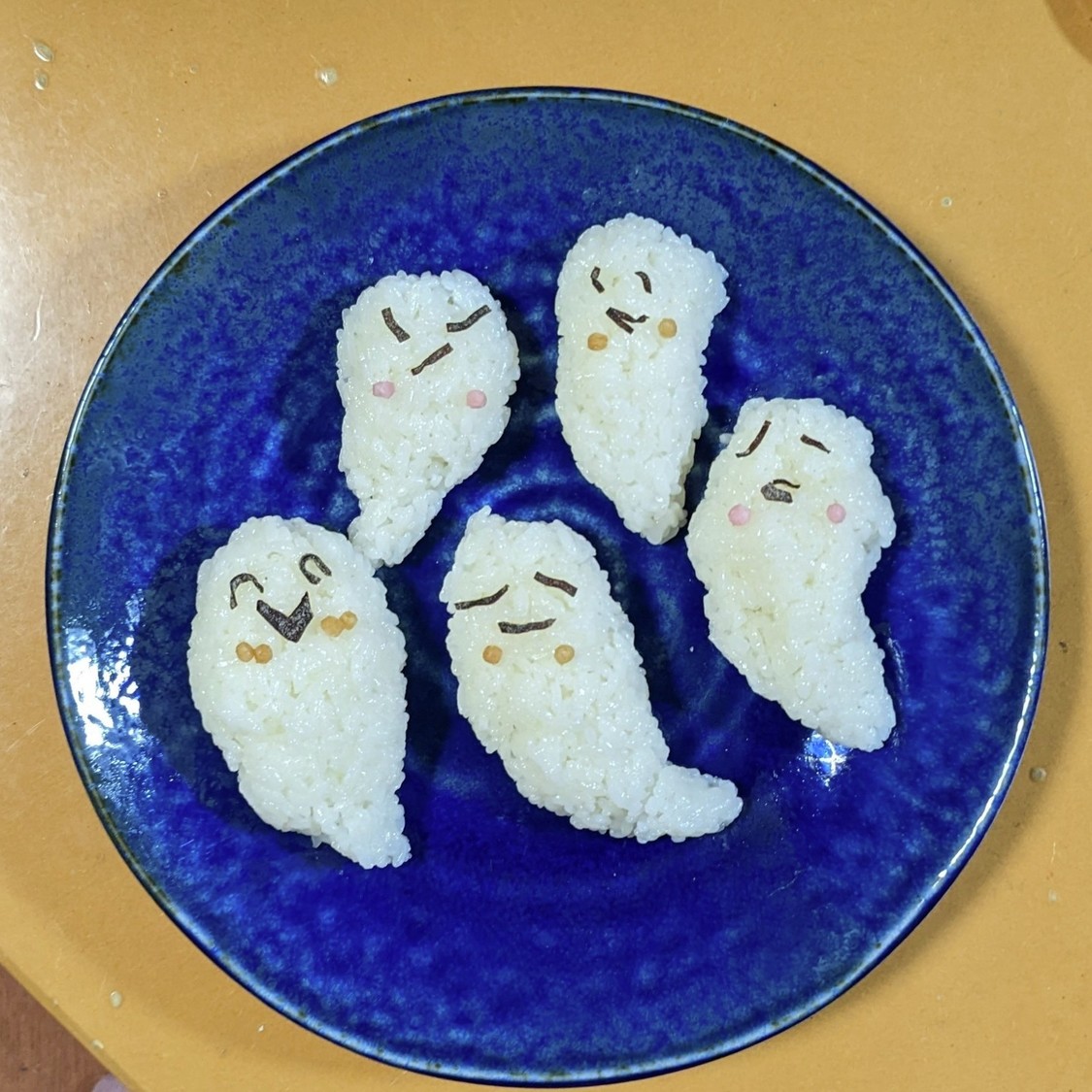 可愛いおばけちゃんおにぎり