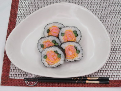 【うちの郷土料理】ばらの花の太巻き寿司の写真
