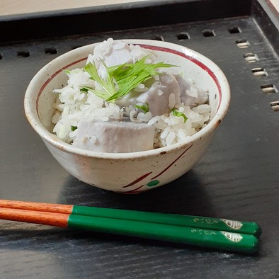 【野菜ソムリエ】海老芋の炊き込みごはんの写真