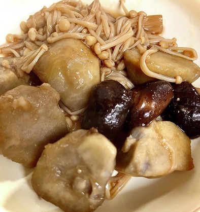 【茶色いおかず】津志田芋とキノコの煮物の写真