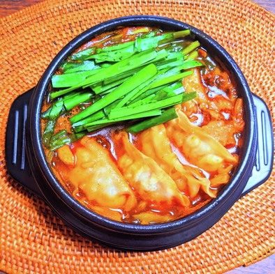 餃子のスタミナキムチ鍋の写真