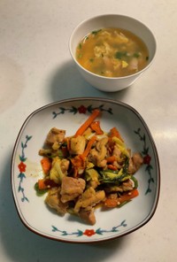 鳥肉と野菜の甘辛炒め、中華スープ