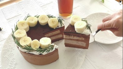 バナナとチョコレートのムースケーキの写真