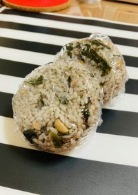 乾物の炊き込みご飯おにぎり 海藻えび大豆