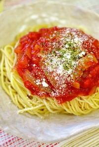 ベーコンと玉ねぎの簡単トマトソースパスタ