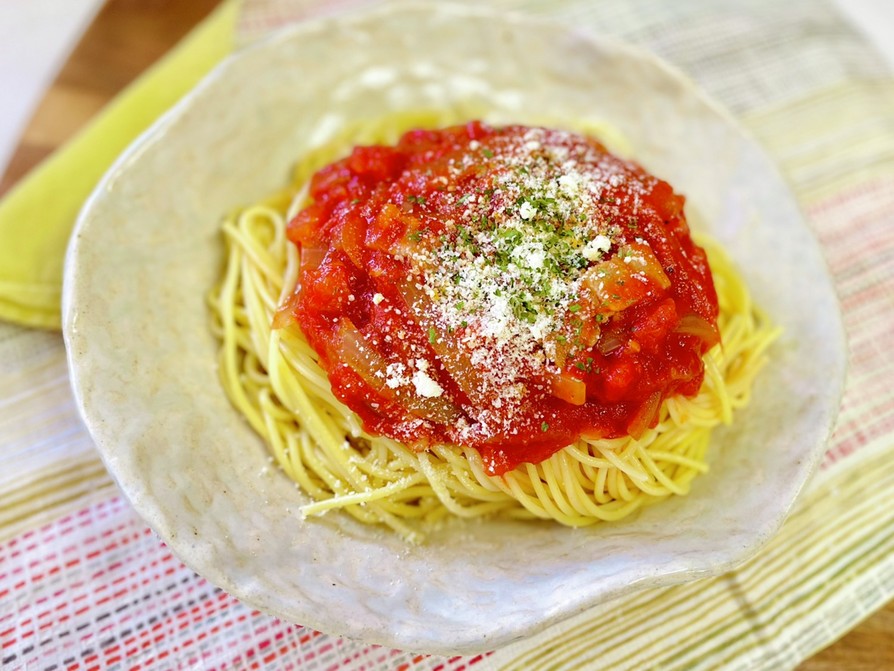 ベーコンと玉ねぎの簡単トマトソースパスタの画像