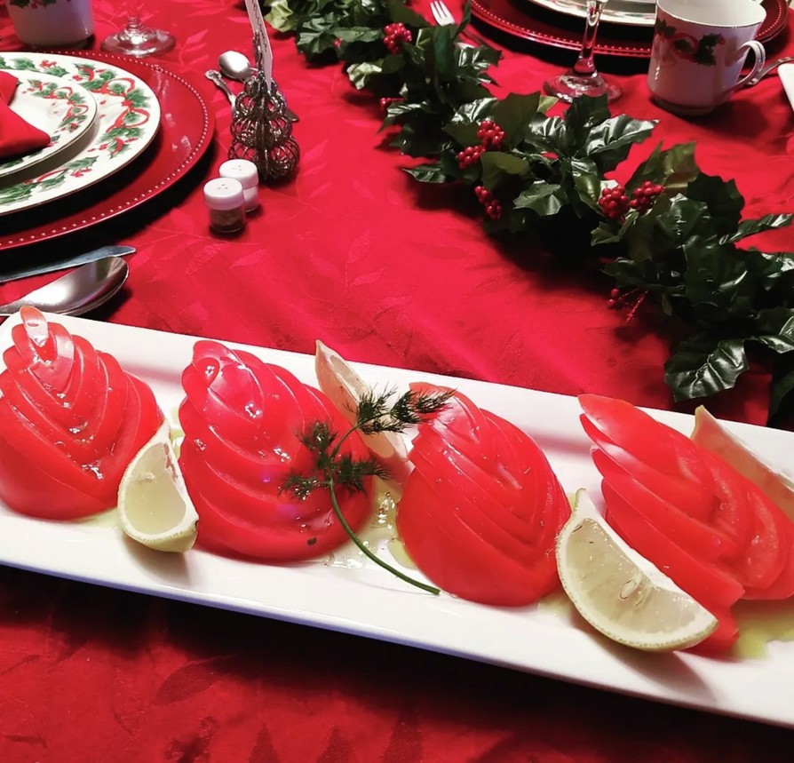 クリスマスのトマト飾り切りオードブルの画像