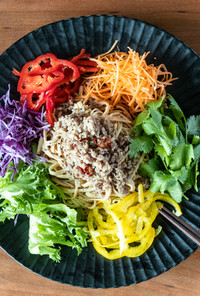たんぱく質 36g：タイ風ひき肉サラダ