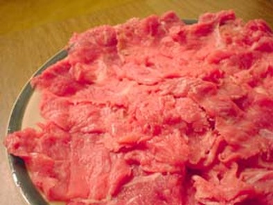 薄切り肉を食べるための荒技の写真
