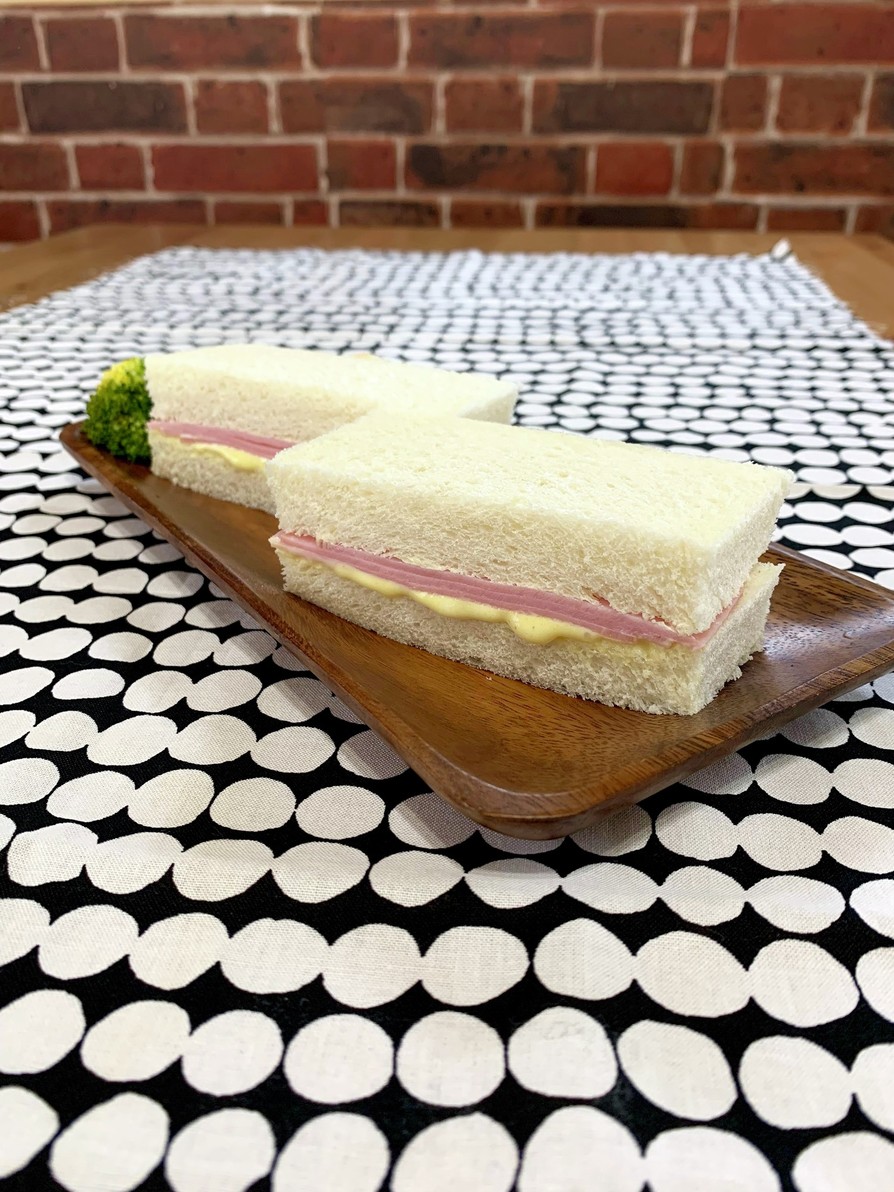 ハムサンドイッチの画像