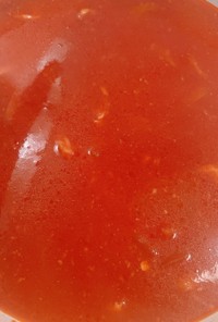 トマトジュースでトマト鍋(肉多め)