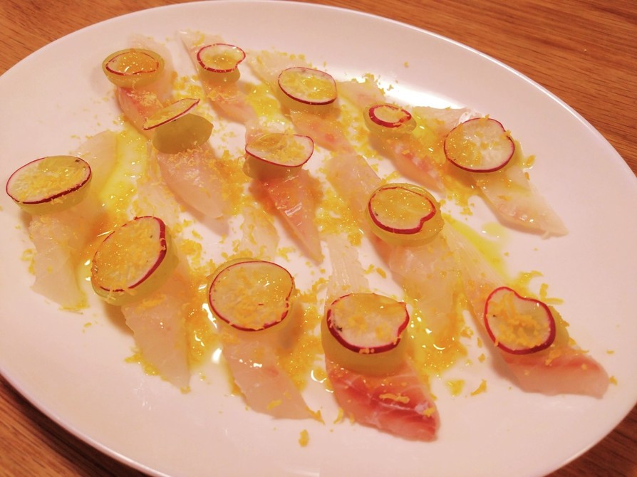 イタリア料理店の真鯛のカルパッチョの画像