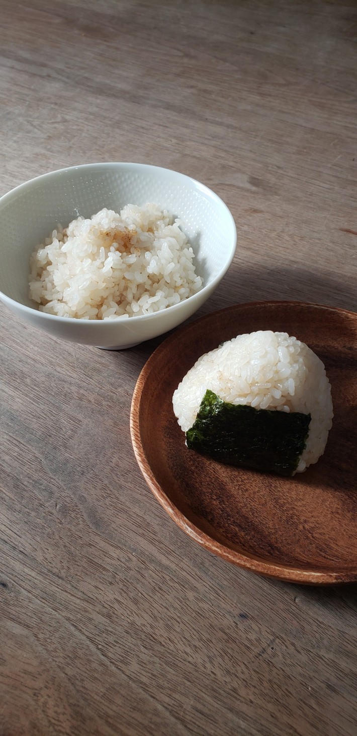 もち米の出汁炊き込みご飯の画像