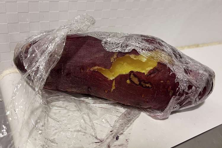 レンジとサランラップだけで作る焼き芋 レシピ 作り方 By 時短健康ごはん クックパッド 簡単おいしいみんなのレシピが377万品