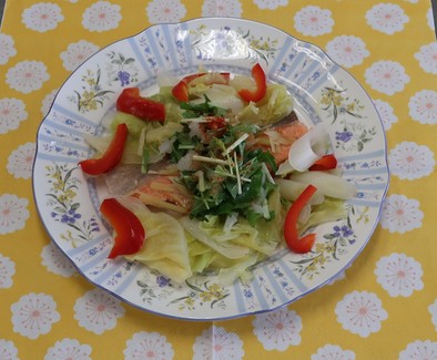 【簡単】鮭と野菜のフライパン蒸しの写真