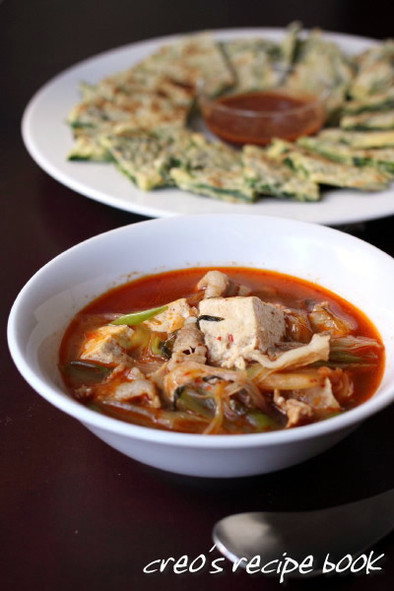 豆腐と豚肉のキムチスープの写真