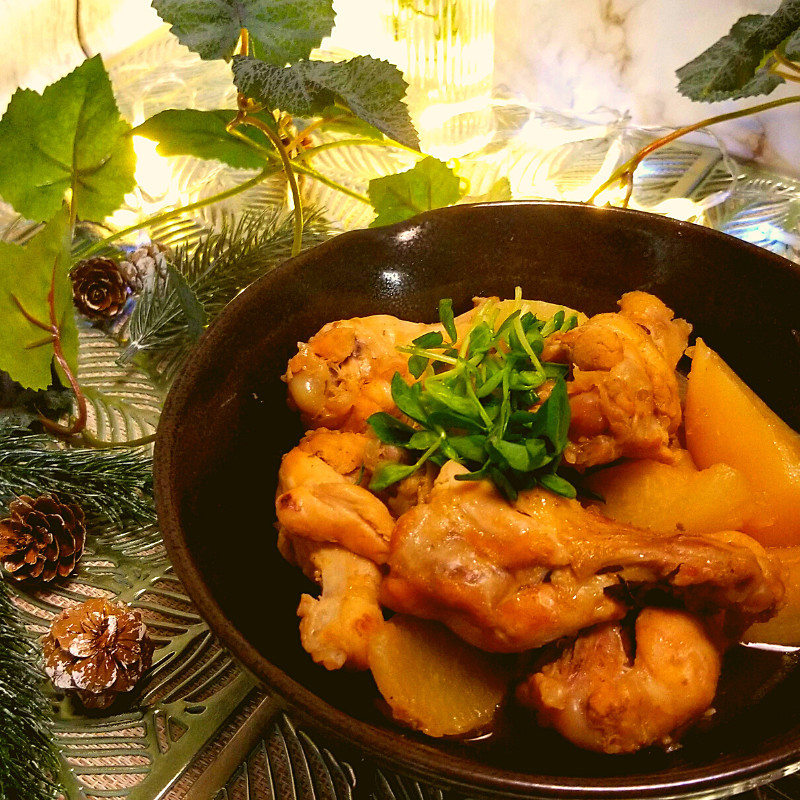 冬レシピ♪超簡単鶏手羽と大根の煮物の画像
