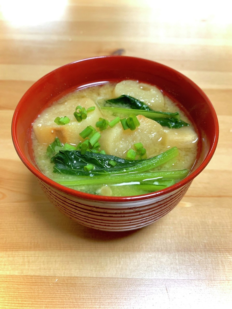 味噌汁　小松菜と麩の画像