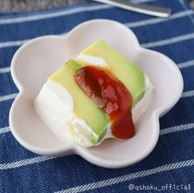 アボカドのクリームチーズ豆腐の写真