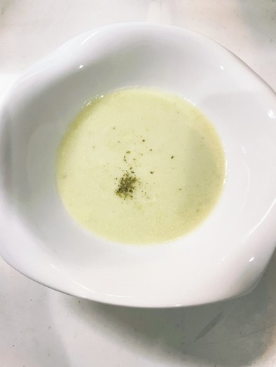 ブロッコリーの茎で作るほっこりスープの写真