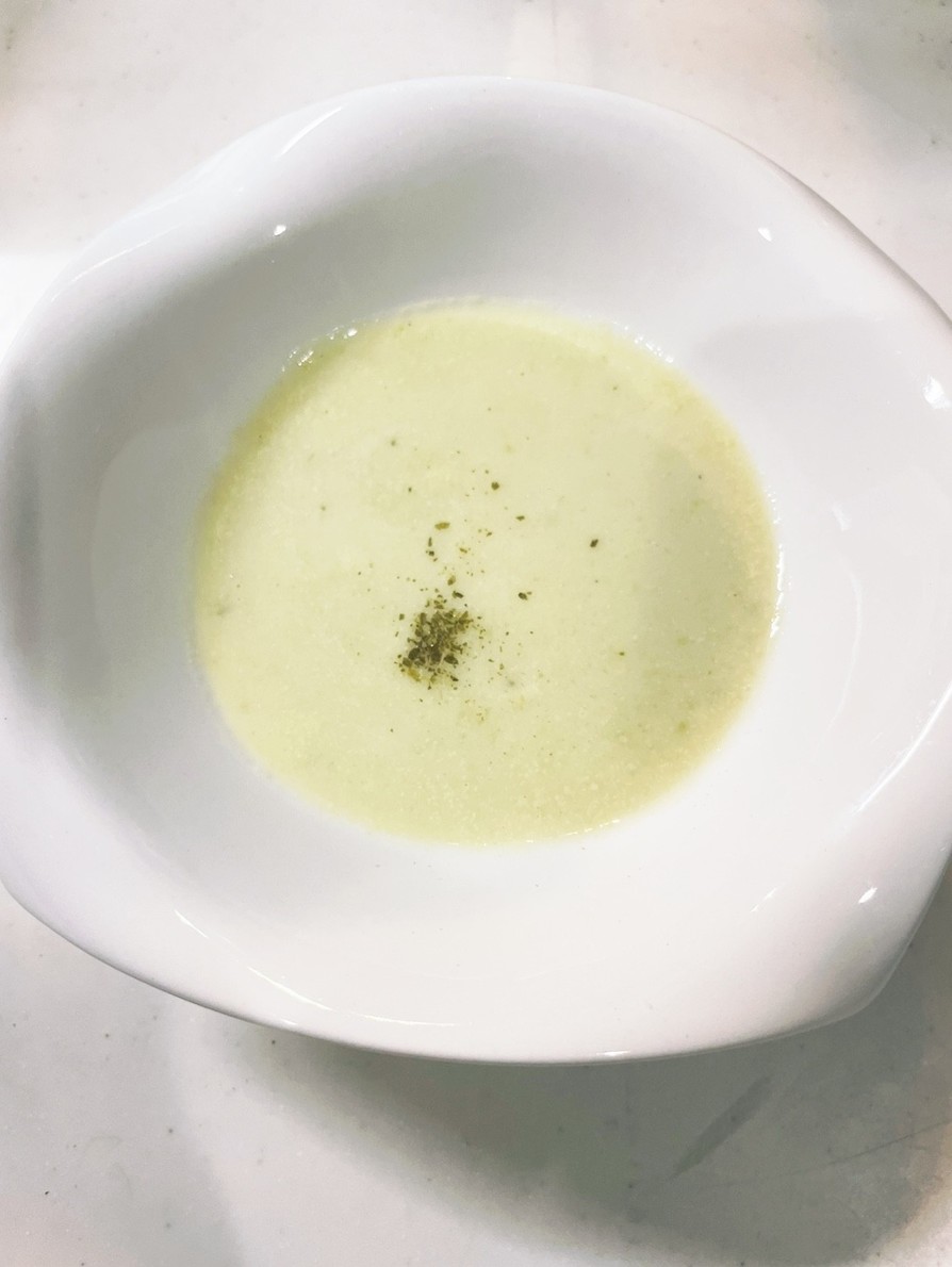 ブロッコリーの茎で作るほっこりスープの画像