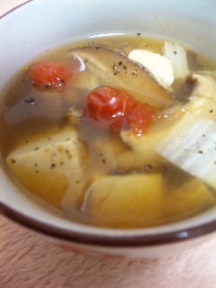 トマトとしいたけの中華スープの画像
