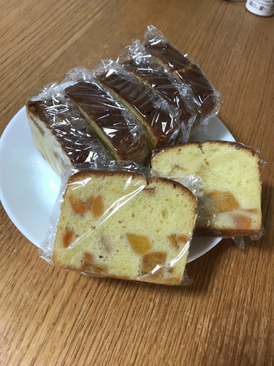 柿のパウンドケーキの画像
