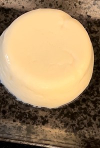 これ、卵白と豆乳で作ったプリンです。