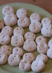 米粉で作る、雪だるまクッキー