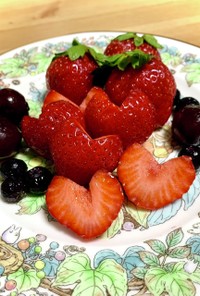 朝のフルーツ　12月　ハート型の苺♡